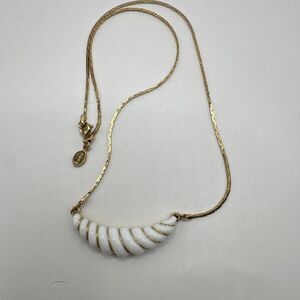 Vintage Avon 1981 Gatsby Necklace White Enamel Ribbed Gold Tone Art Deco Stateme